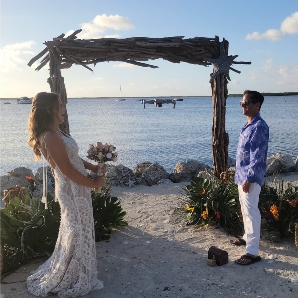 Elegant Lace Wedding Dress